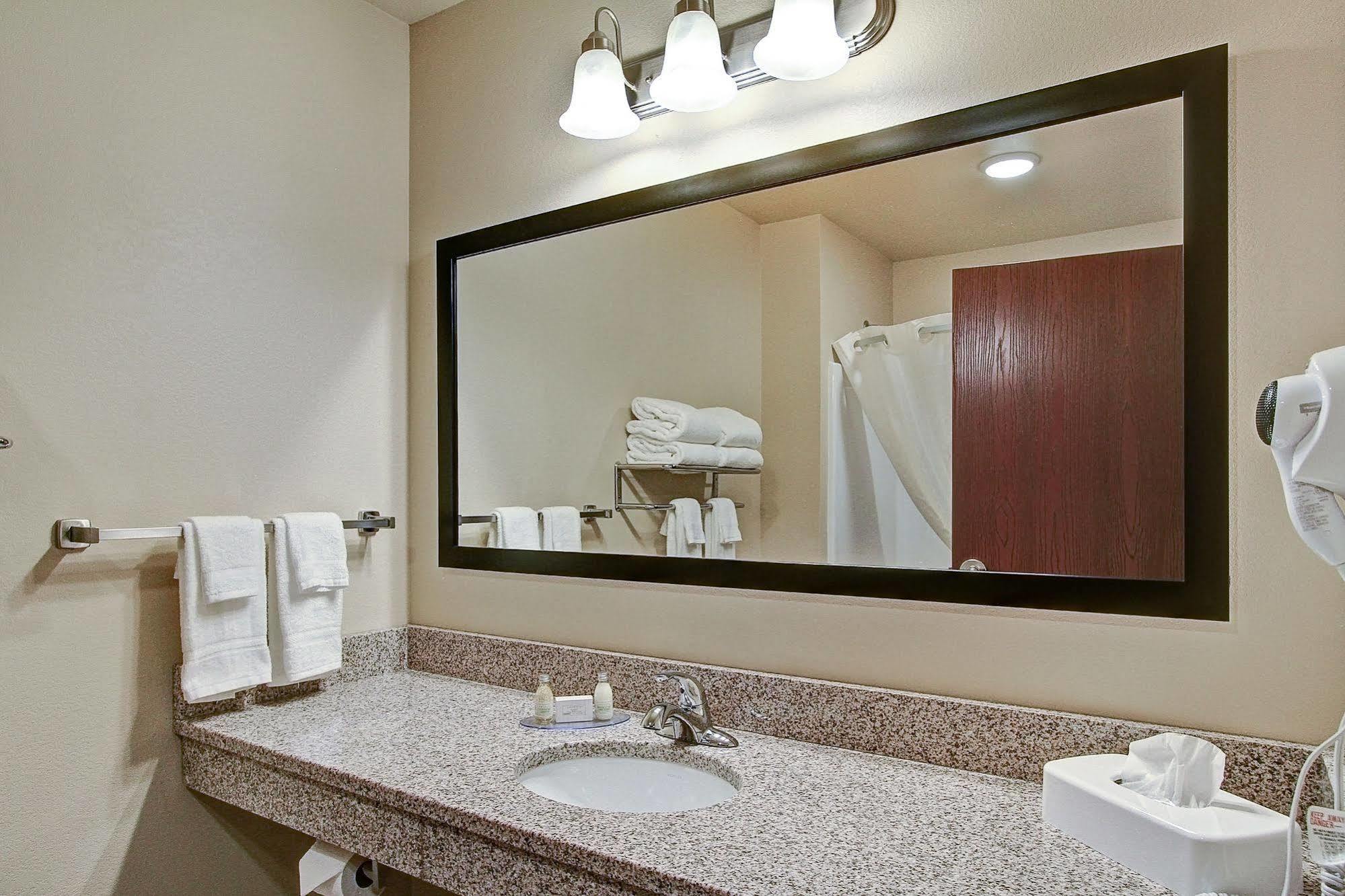 Cobblestone Hotel & Suites Pulaski/Green Bay Εξωτερικό φωτογραφία