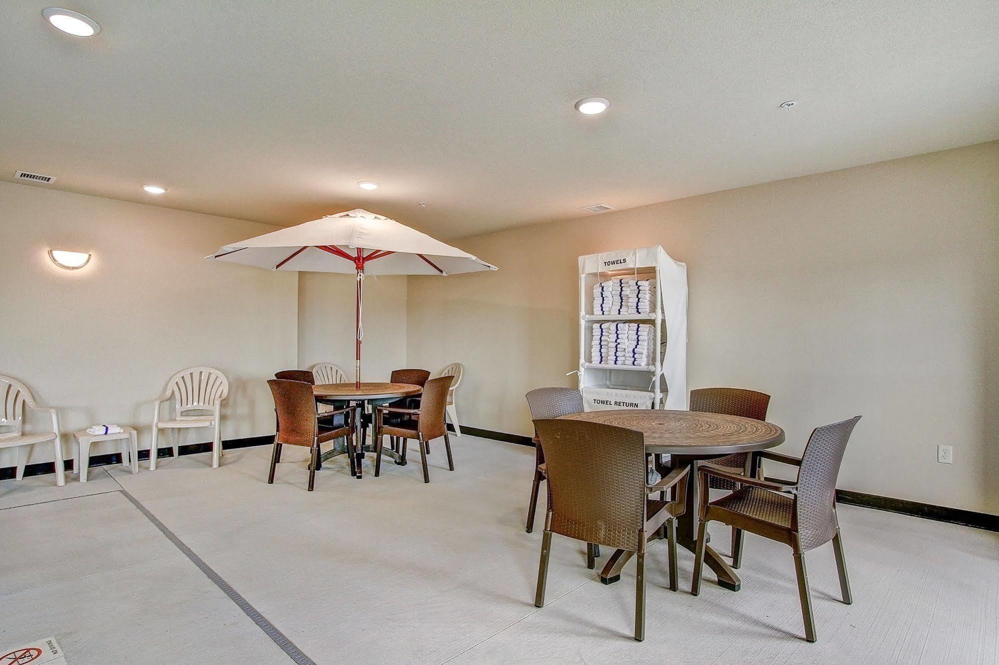 Cobblestone Hotel & Suites Pulaski/Green Bay Εξωτερικό φωτογραφία